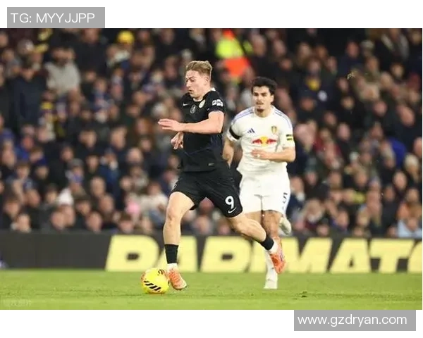 英超赛场惊现冷门巴黎圣日耳曼逆转里昂引发全场热议